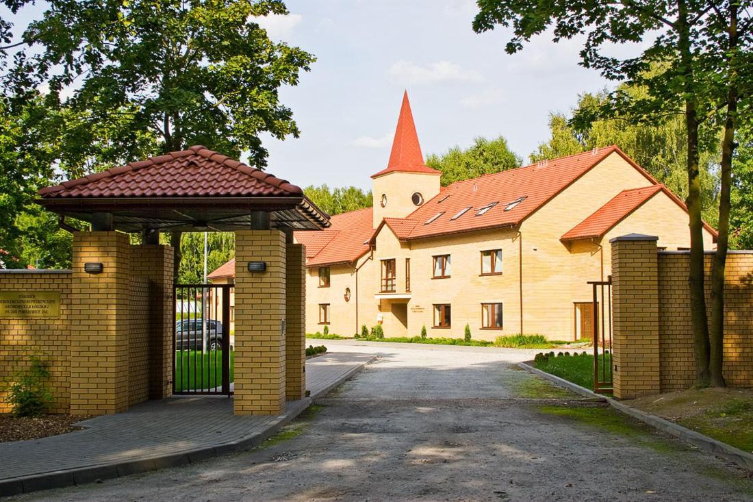 帕比亚尼采 Uroczysko Porszewice - Osrodek Konferencyjno-Rekolekcyjny酒店 外观 照片