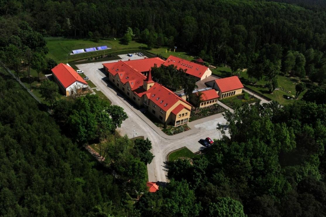 帕比亚尼采 Uroczysko Porszewice - Osrodek Konferencyjno-Rekolekcyjny酒店 外观 照片